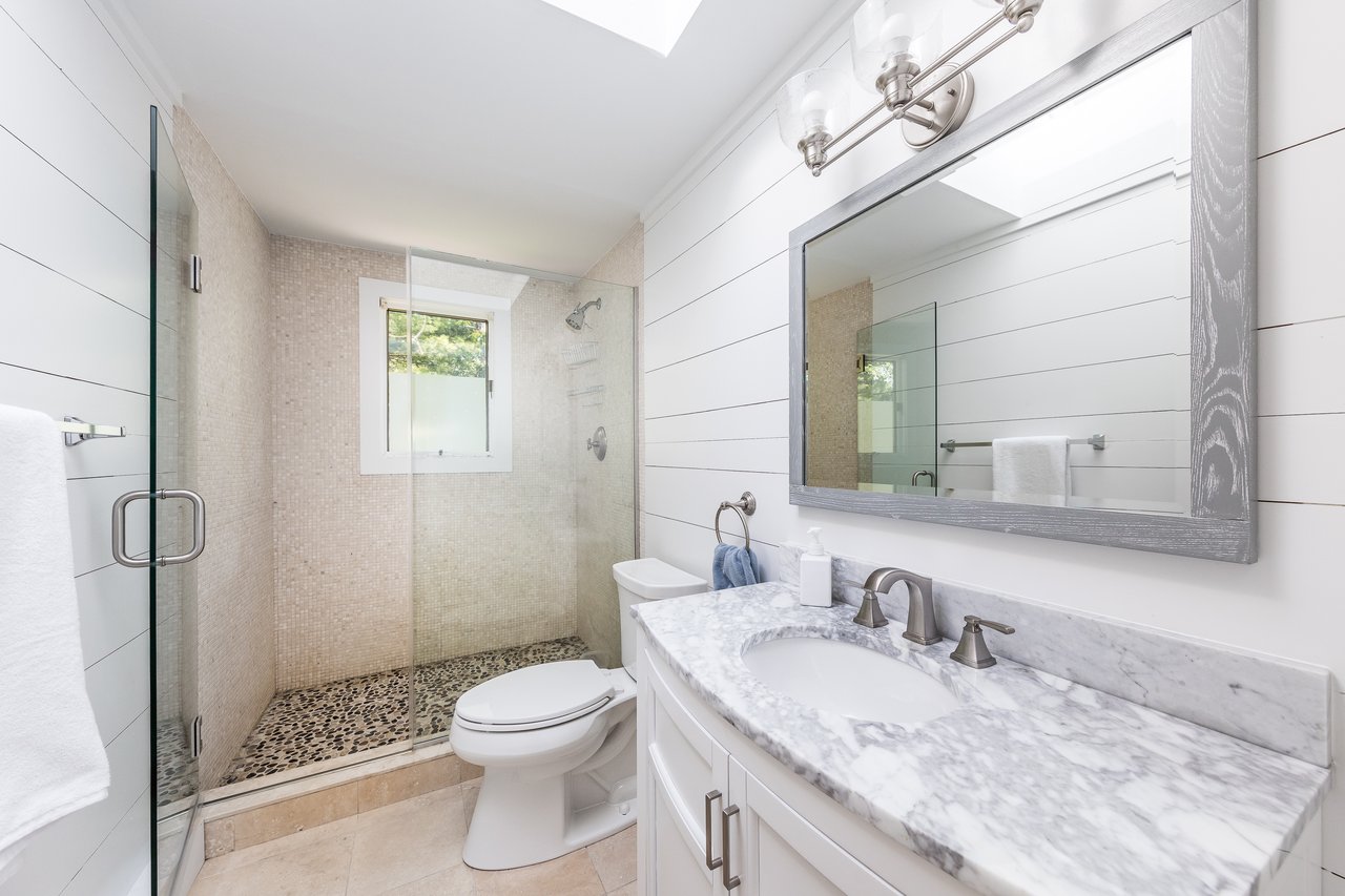 56 Underwood Drive, East Hampton (Clearwater Beach)