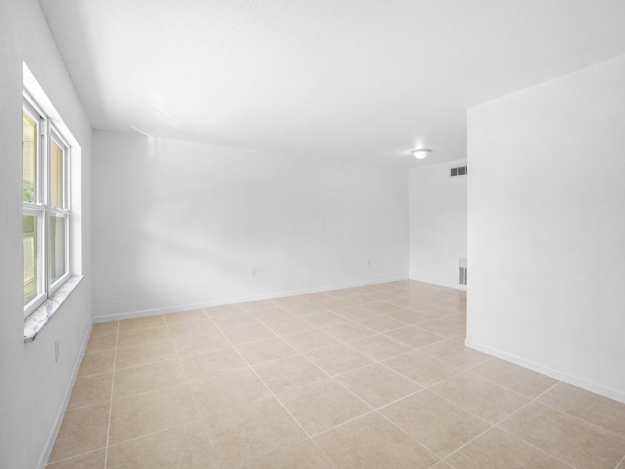 85,87,89 NW Irwin Ave