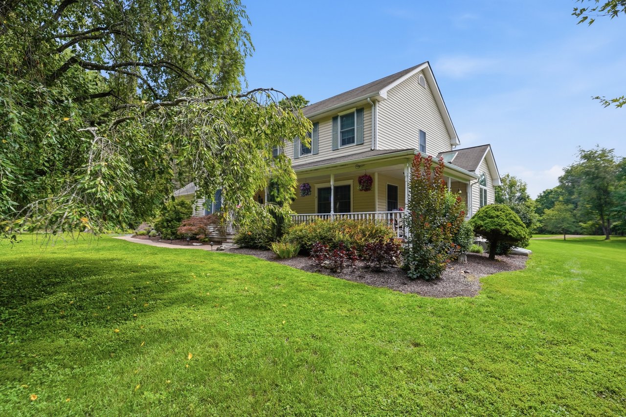 Picture-Perfect Country Living