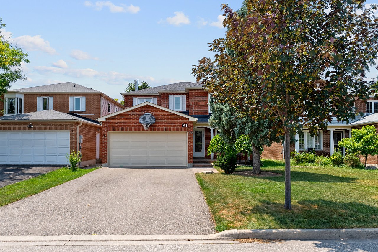 28 Thornway Ave