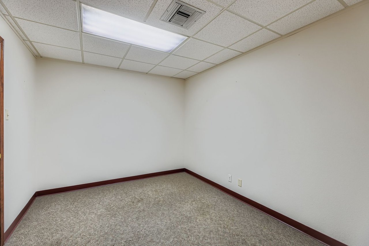 2060 Universal City Blvd