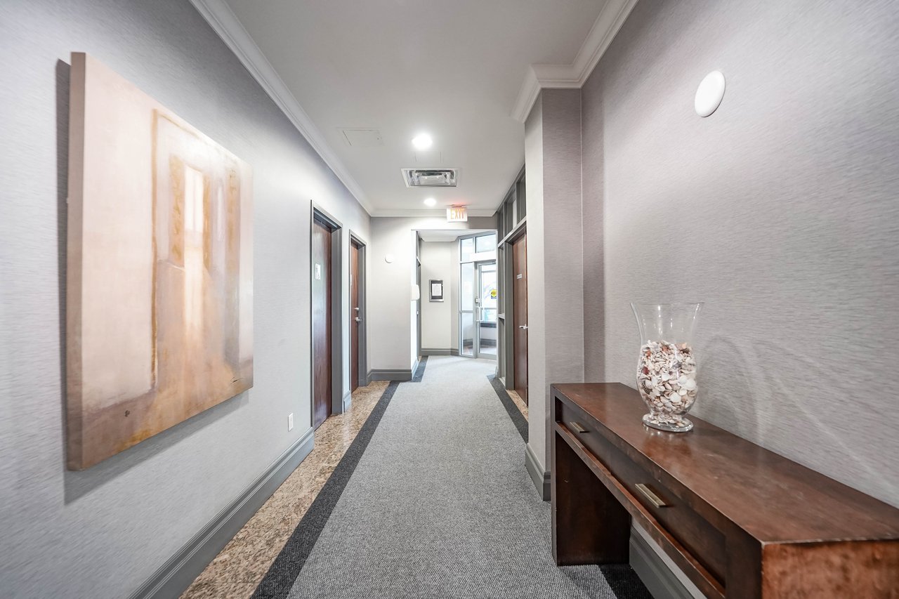 2772 Keele St 303
