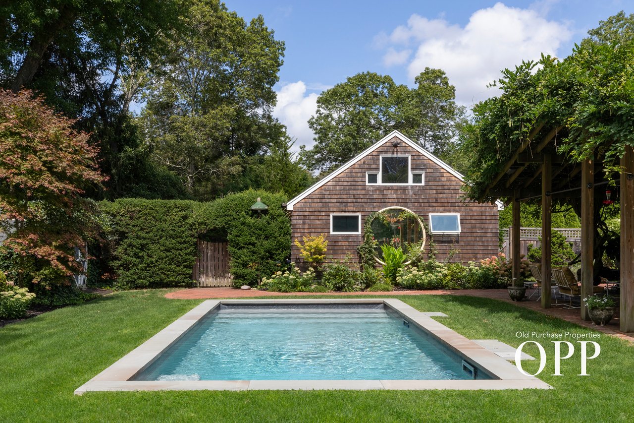 CEDAR-SHINGLED BEAUTY WITH POOL