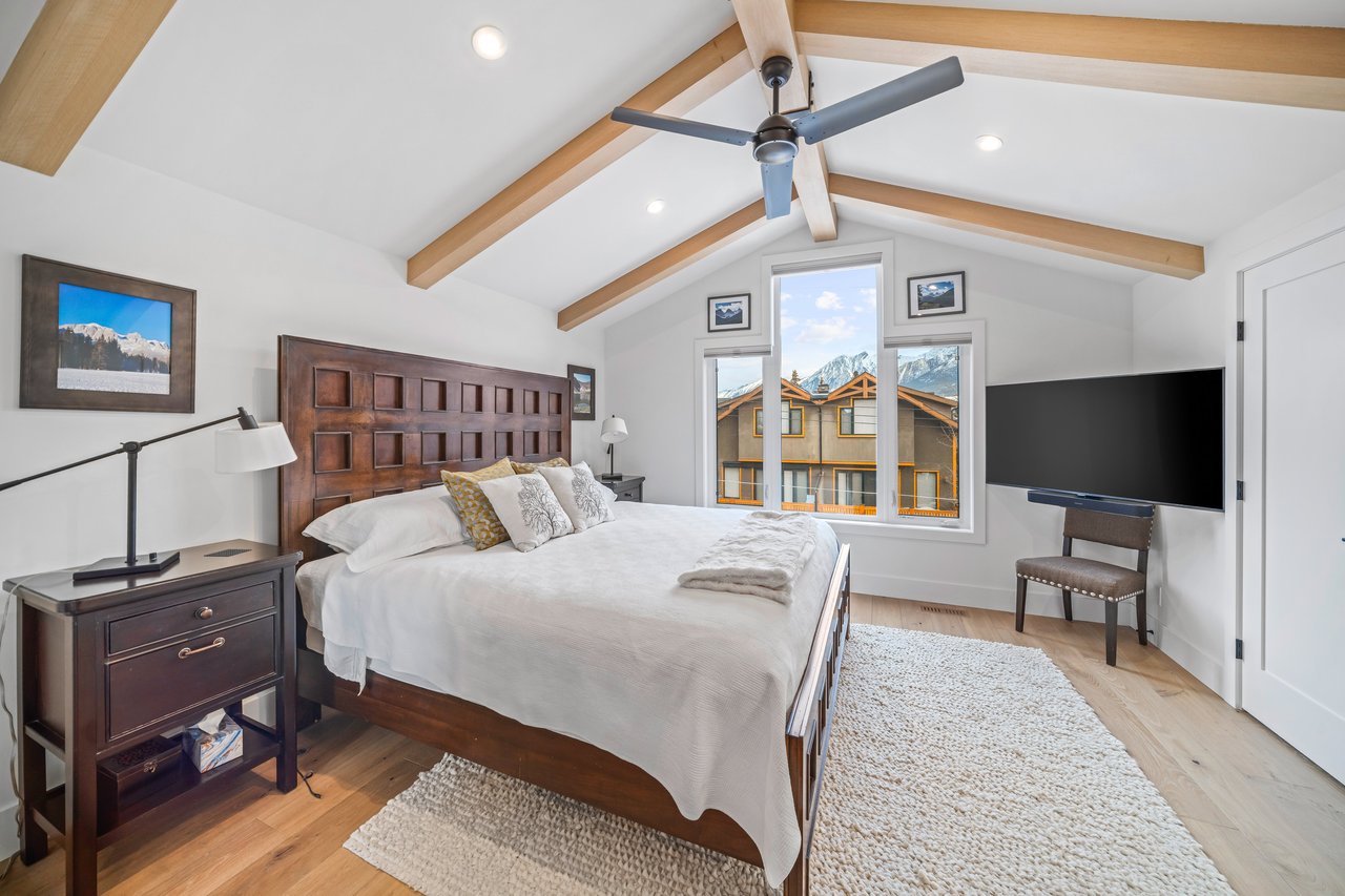 810 3rd Street Unit: 4