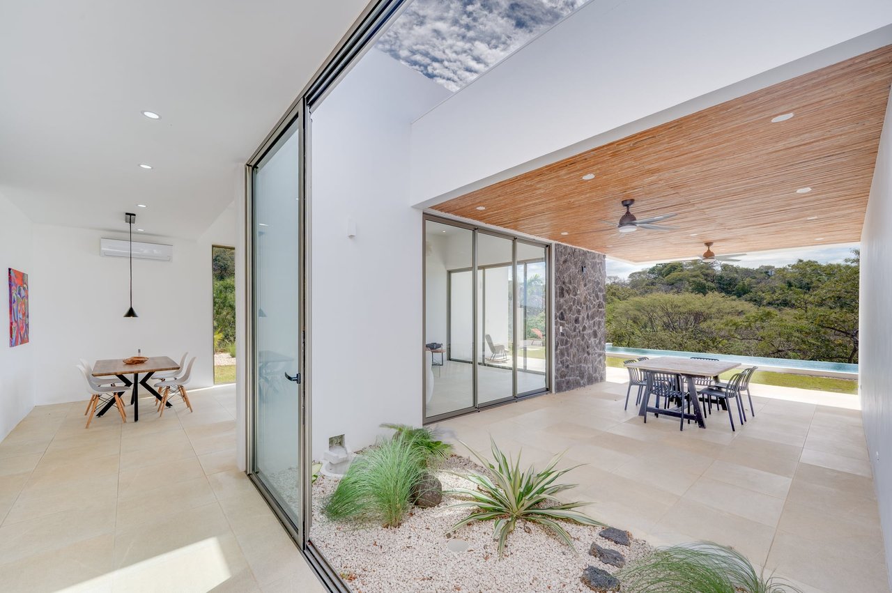 Finca Hermosa | Modern 3BR Luxury Villa with Infinity Pool in Exclusive Finca Panama Community