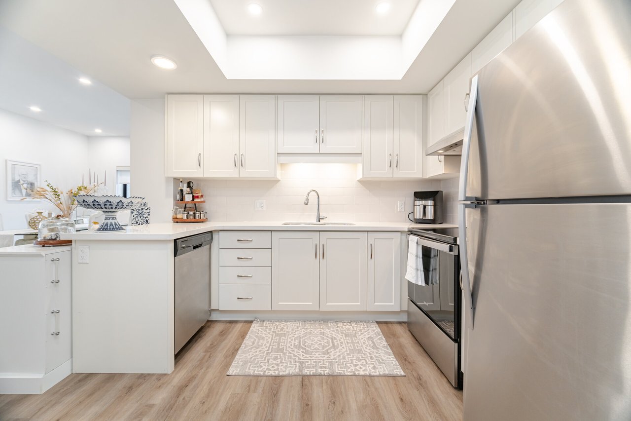 205 - 30 HAMILTON STREET S