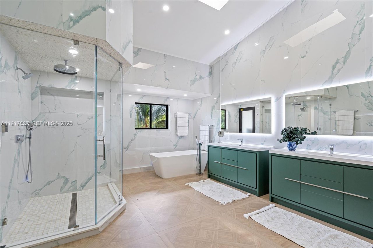 New To The Market: 16124 Paradise Point Dr #6124, Palmetto Bay, FL | Townhome in Luxurious Paradise Point for Sale
