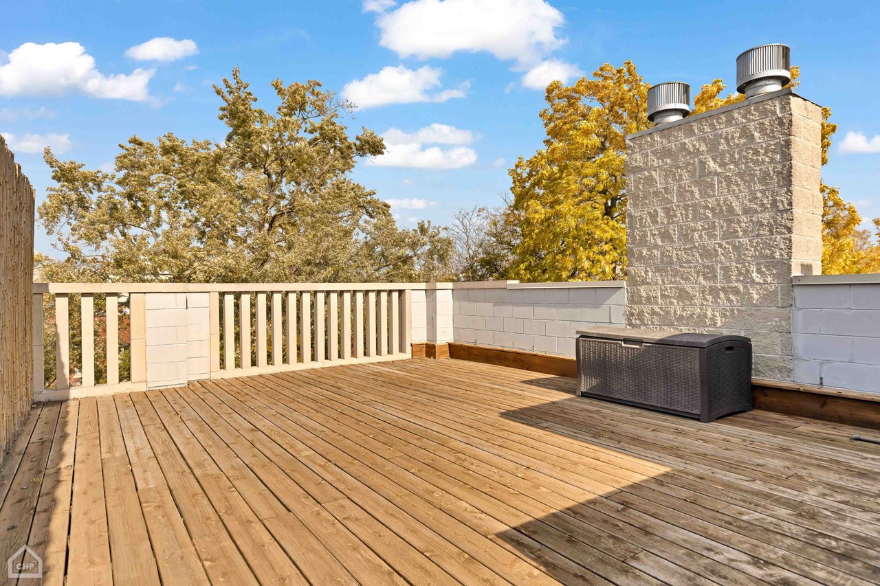 2115 W Superior Street 