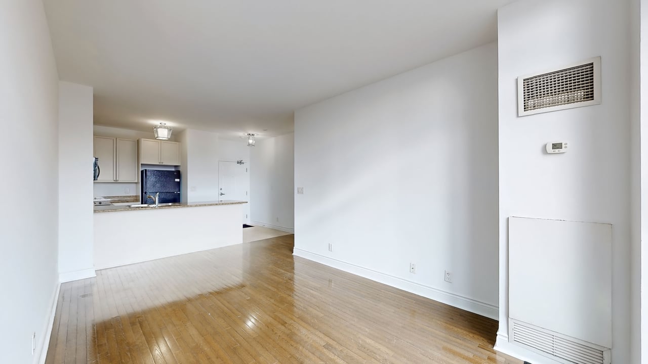 245 Davisville Avenue UPH1