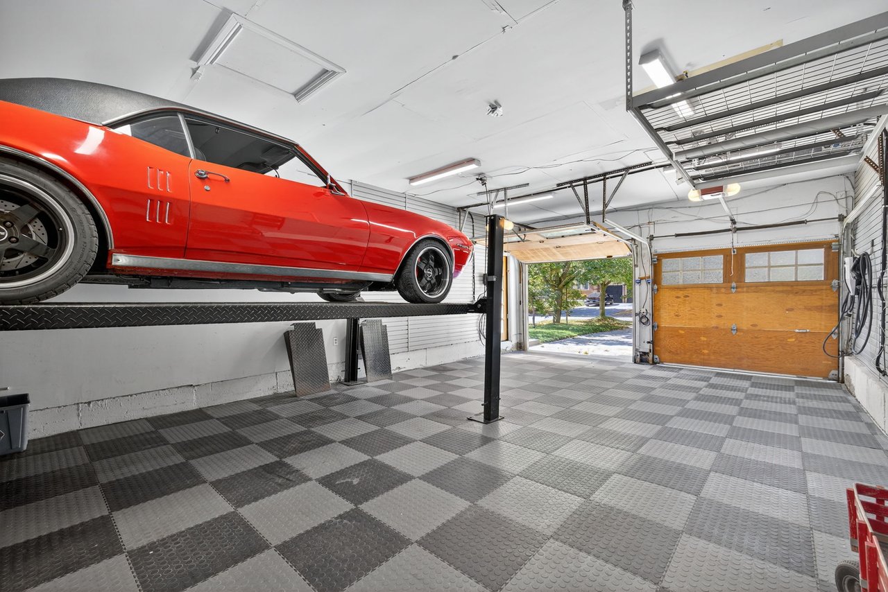 6 Falling Leaf Crt, Aurora