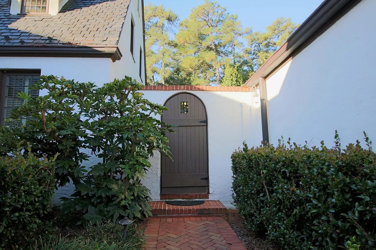 Inchalene (Historic Horse Farm in Southern Pines) — 765 E Connecticut Ave