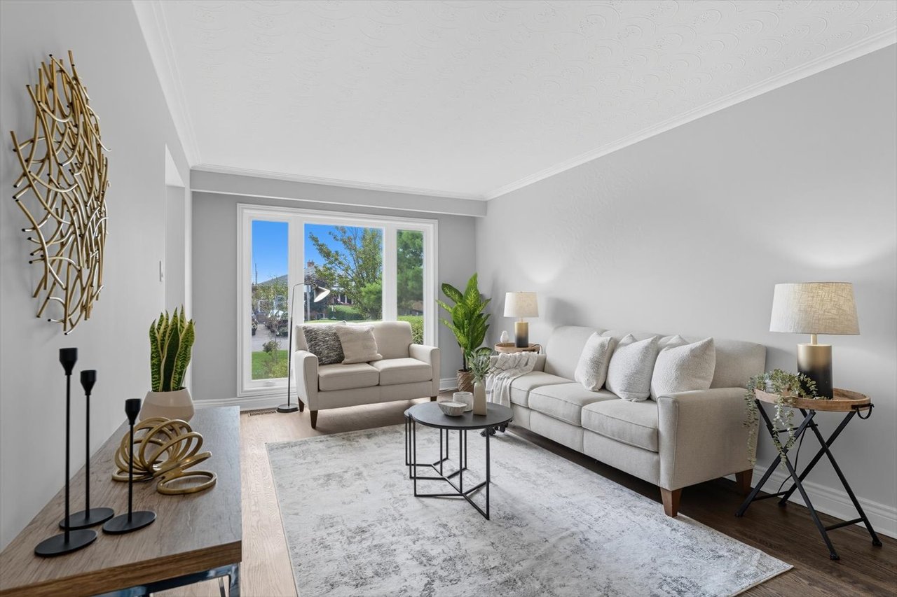 1624 Coram Cres