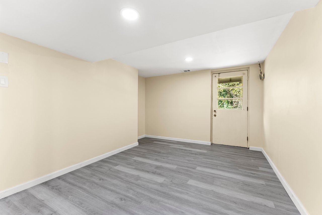 14 Mayling Court