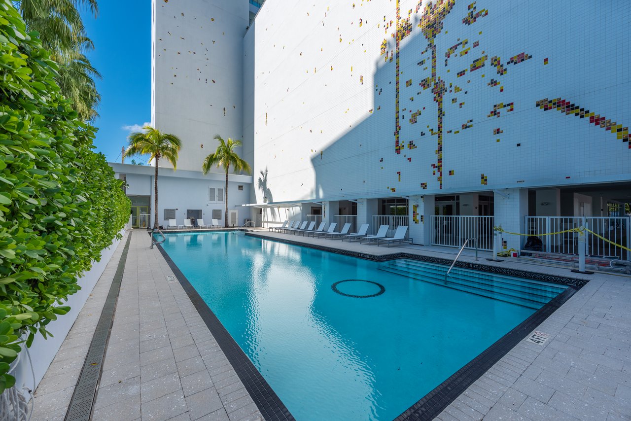 Aqua Gorlin Residence 703