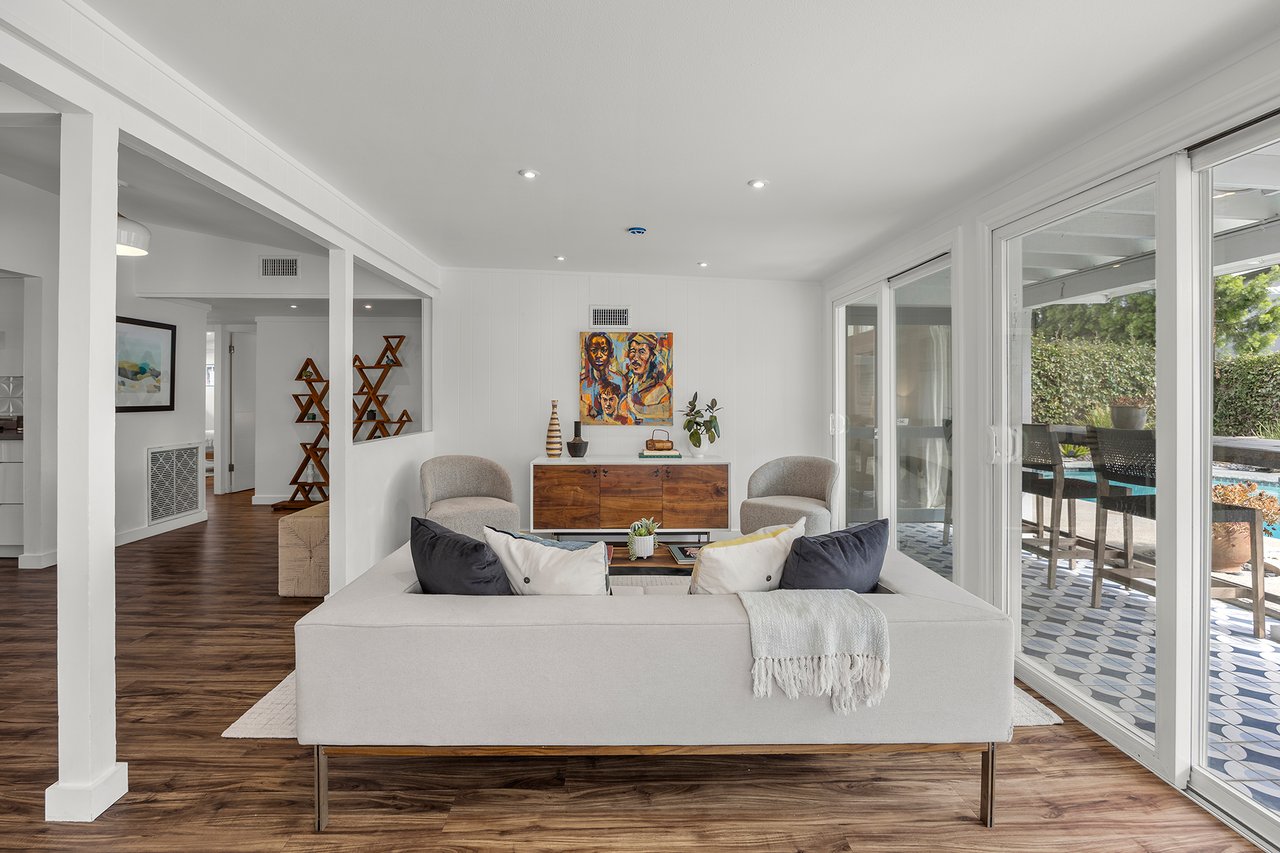Tustin Cliff Home May For Sale