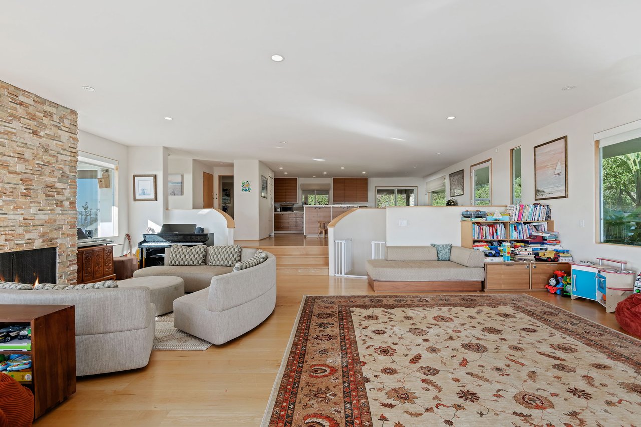 2330 Bella Vista Drive