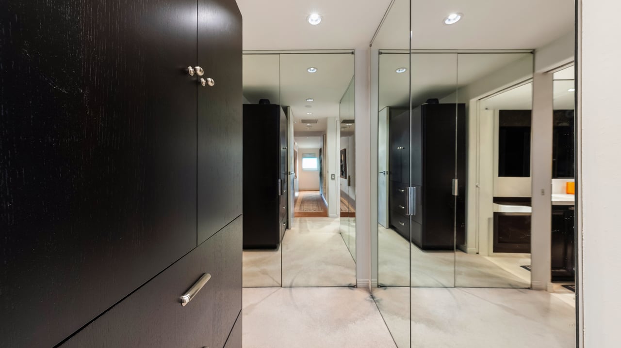 2220 Avenue Of The Stars Unit: 1802W