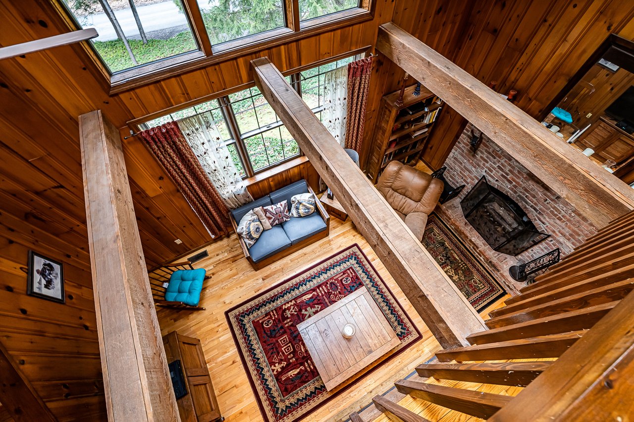 2716 Mountain Road