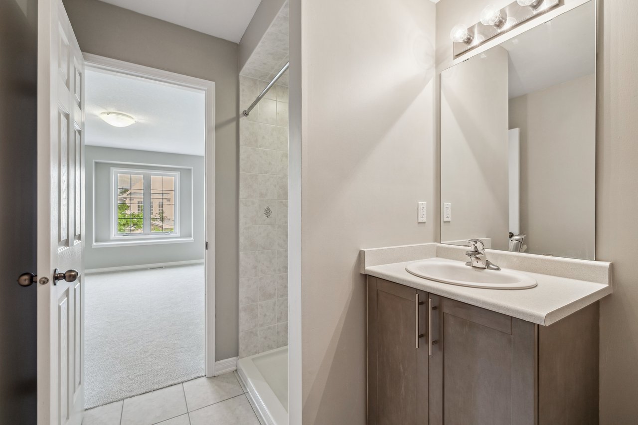 Freehold Townhouse on Quiet Court