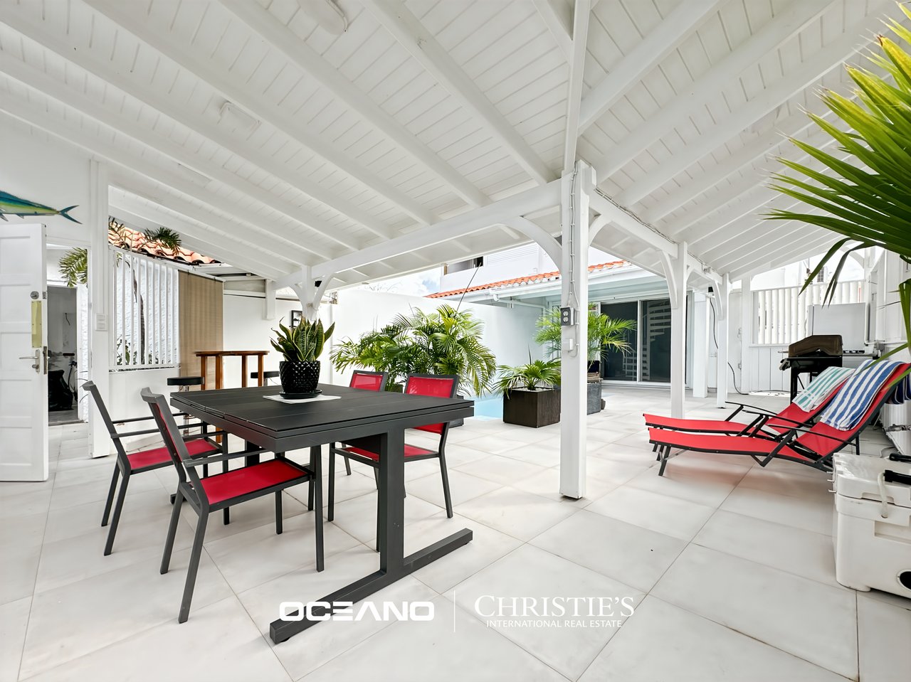 POINT PIROUETTE – 2-Bedroom Townhouse with Private Pool