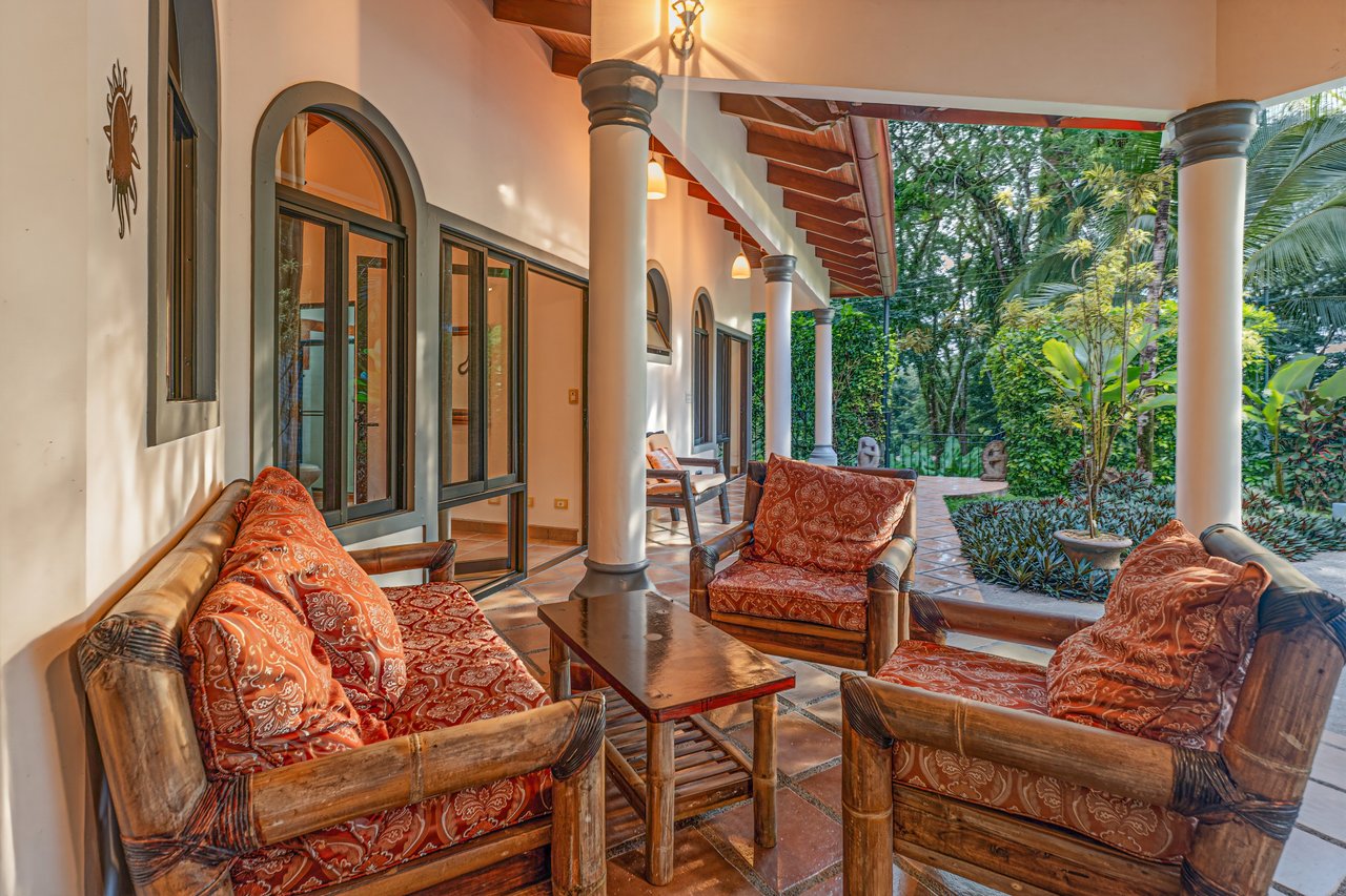 Ojochal Tropical Retreat | 4 Ensuite Bedrooms, Pool & Outdoor Living