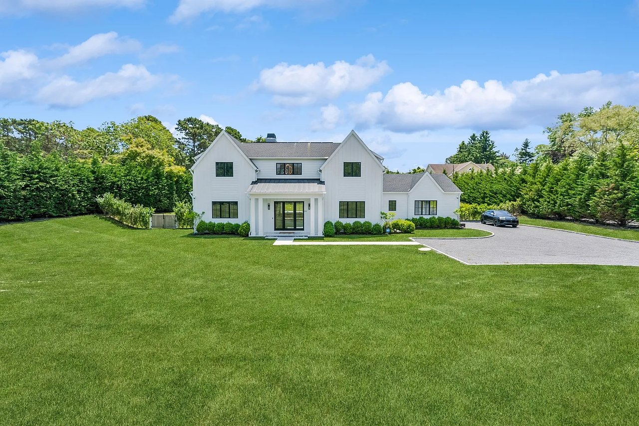 66 Shinnecock Hills Rd