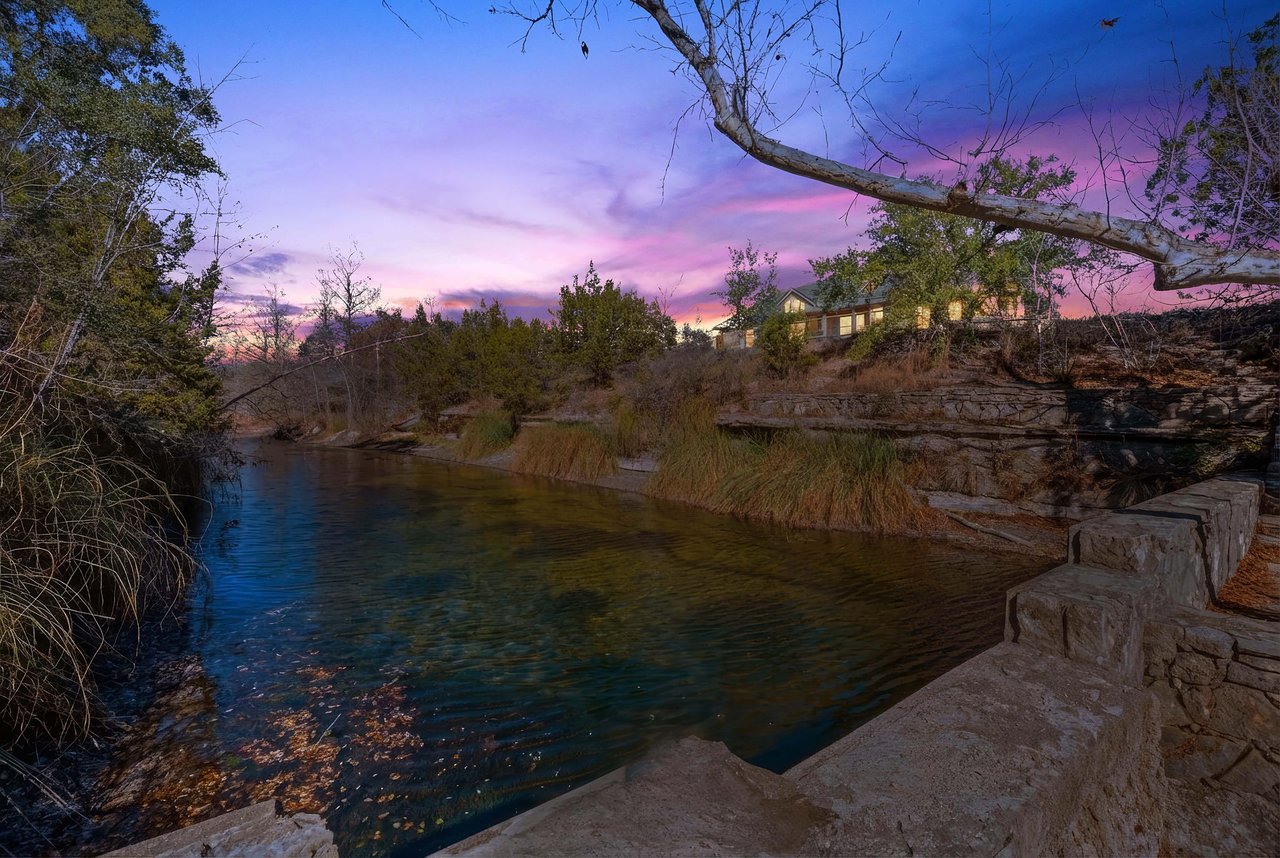 100 Dario Dr. Dripping Springs  Tx 78620