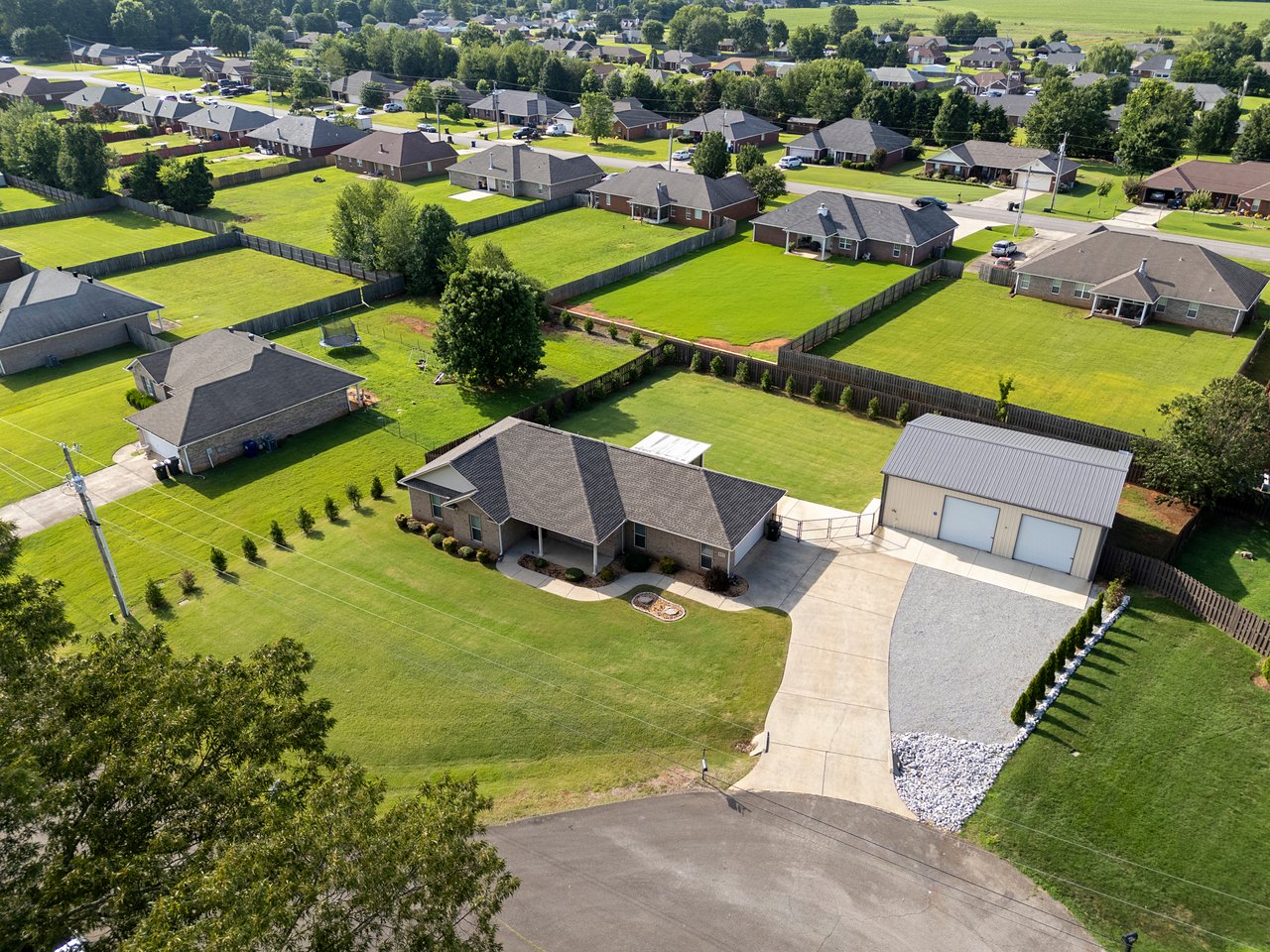 Large Lot - Minutes from Huntsville - Lawn Care Included