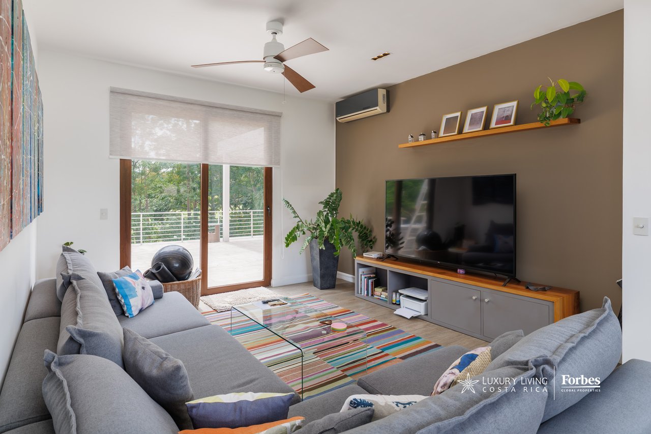 21465 - Modern 6 bedroom house with pool, garden and terrace front golf course