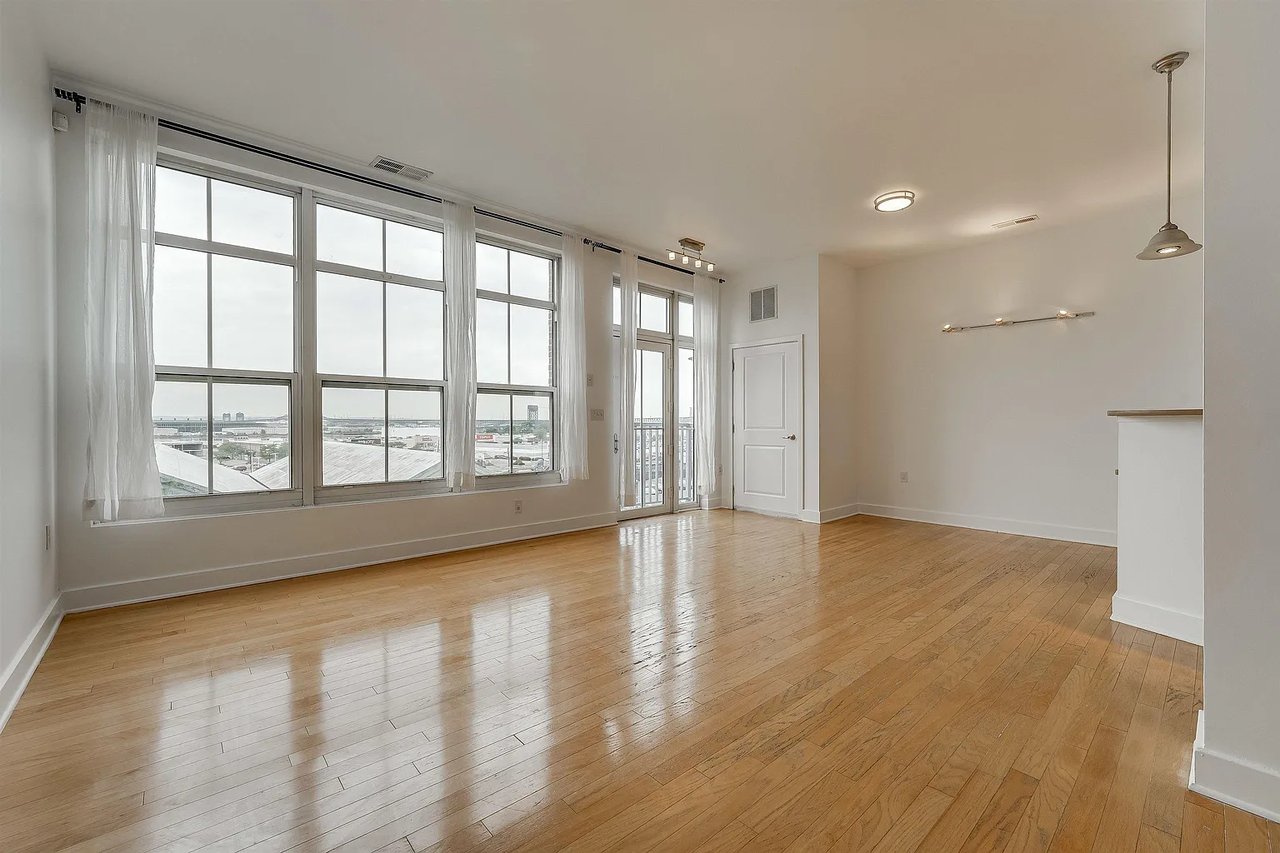 3 Greenwich Dr #112