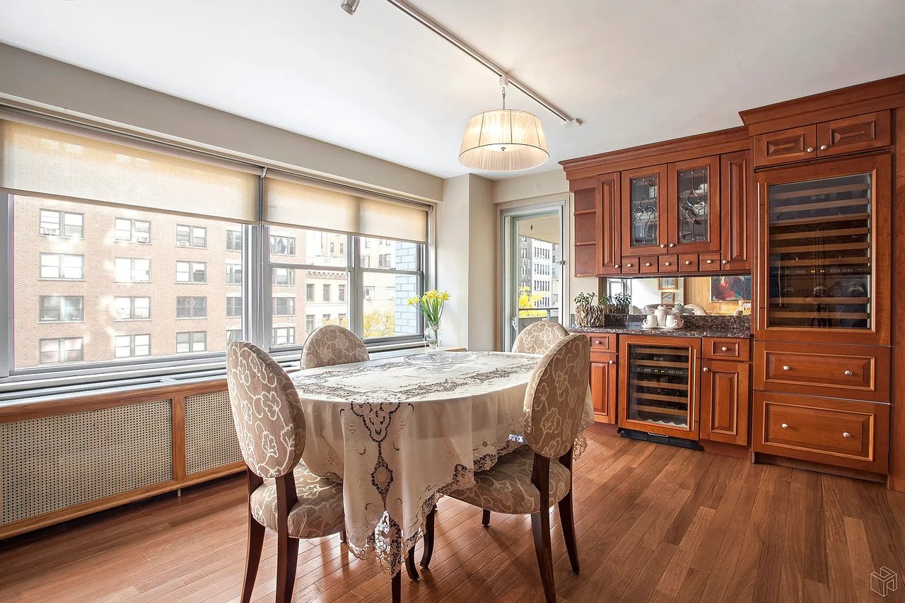 15 W 72nd St APT 6P