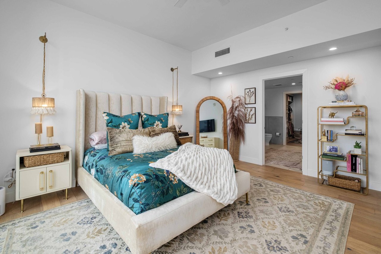 70 Rainey Street #1706