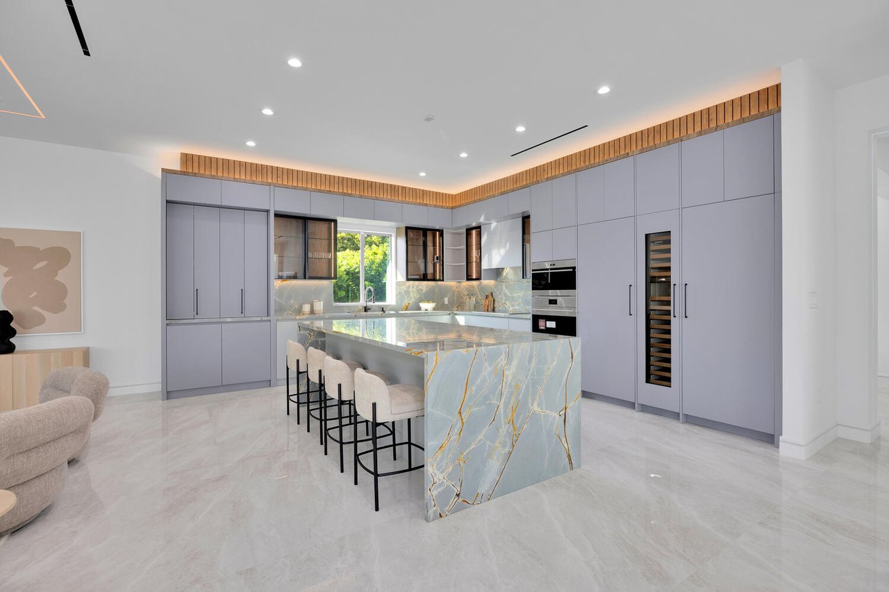 Your Private Resort - Everyday Of The Week