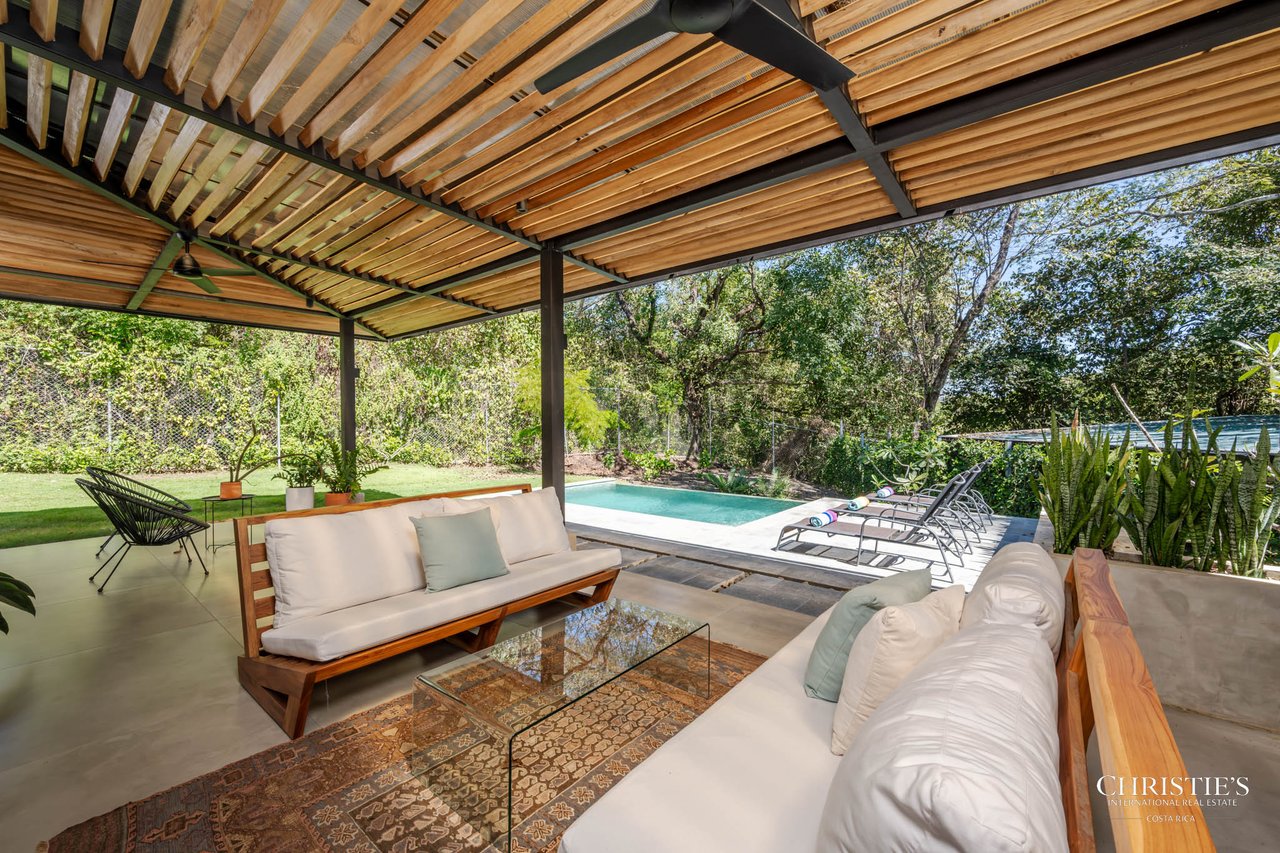 Casa Lola – Contemporary Beachside Oasis in Playa Grande