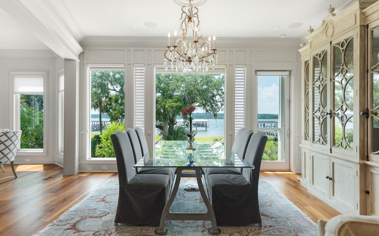 For Sale – Homes with Stunning Dining Rooms