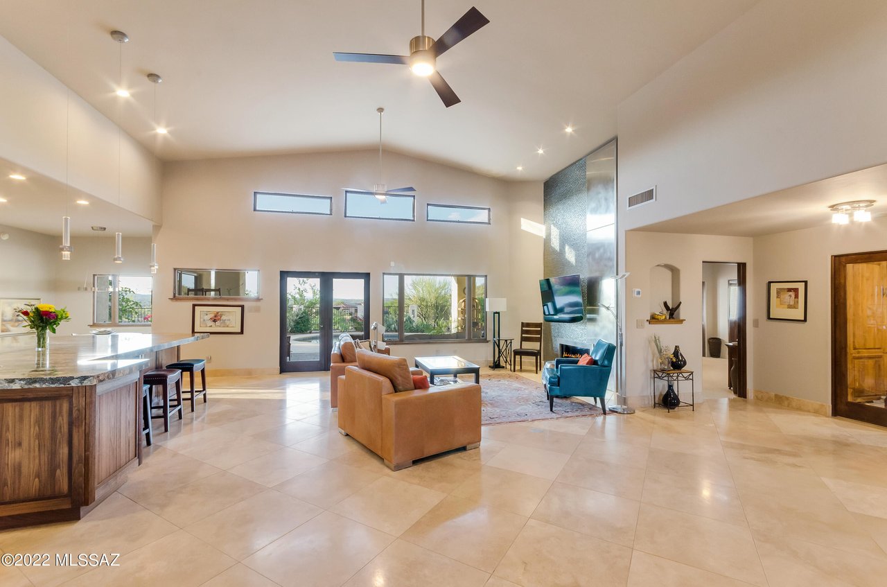 1931 E Buck Ridge Pl