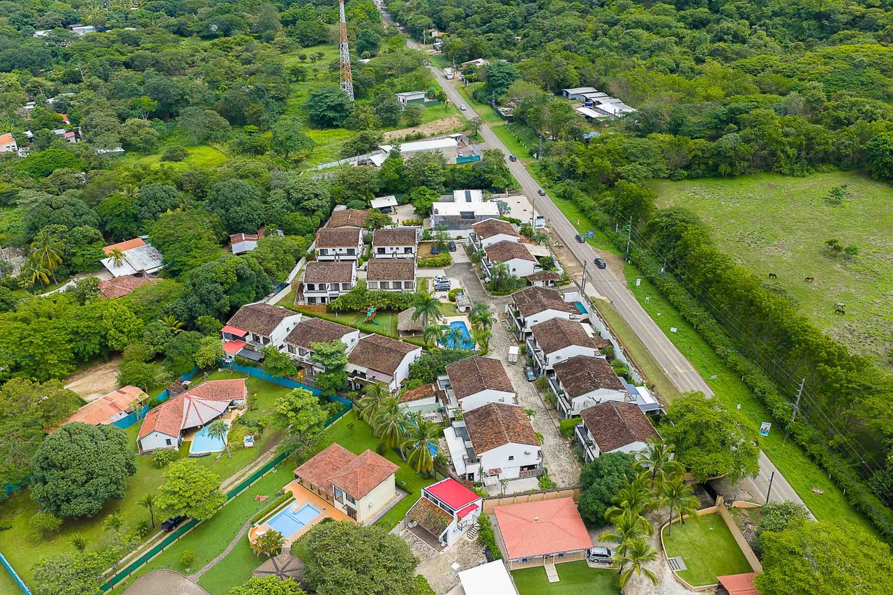 El Sandal #9 | 3 Bedroom Townhome, 10 Mins to the Beach - Seller Financing Available!
