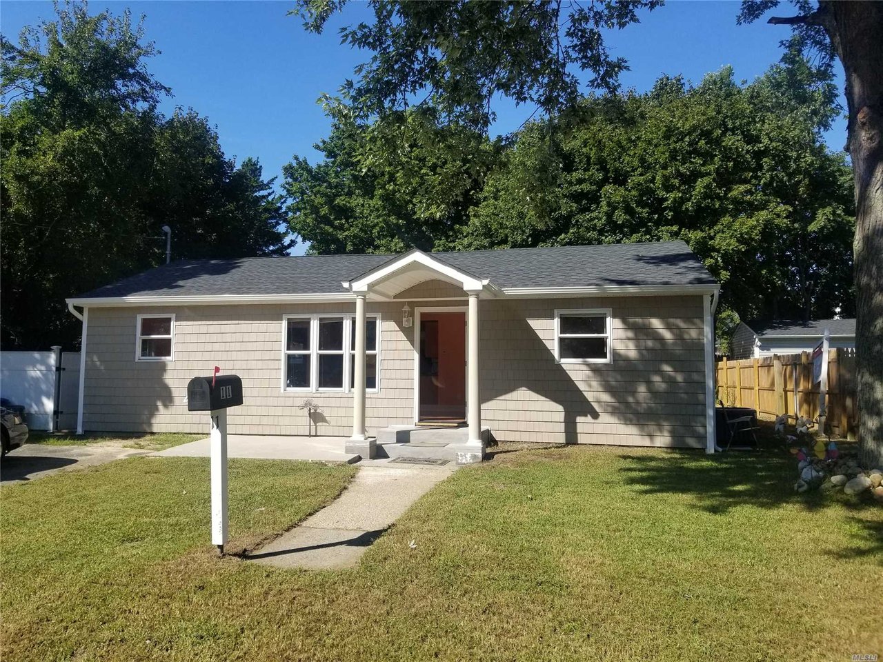 11 E Cherry Street