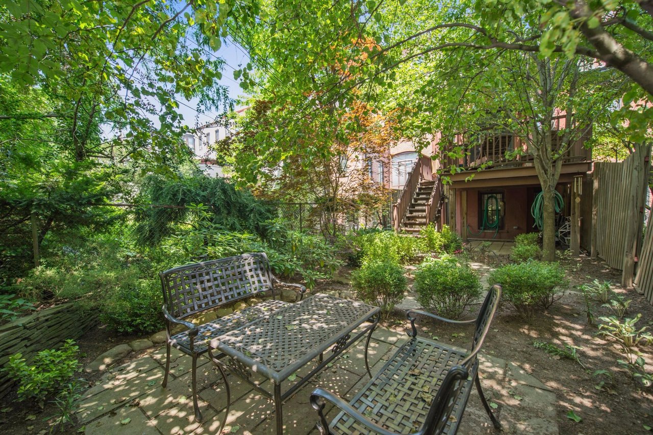 380 Sterling Pl