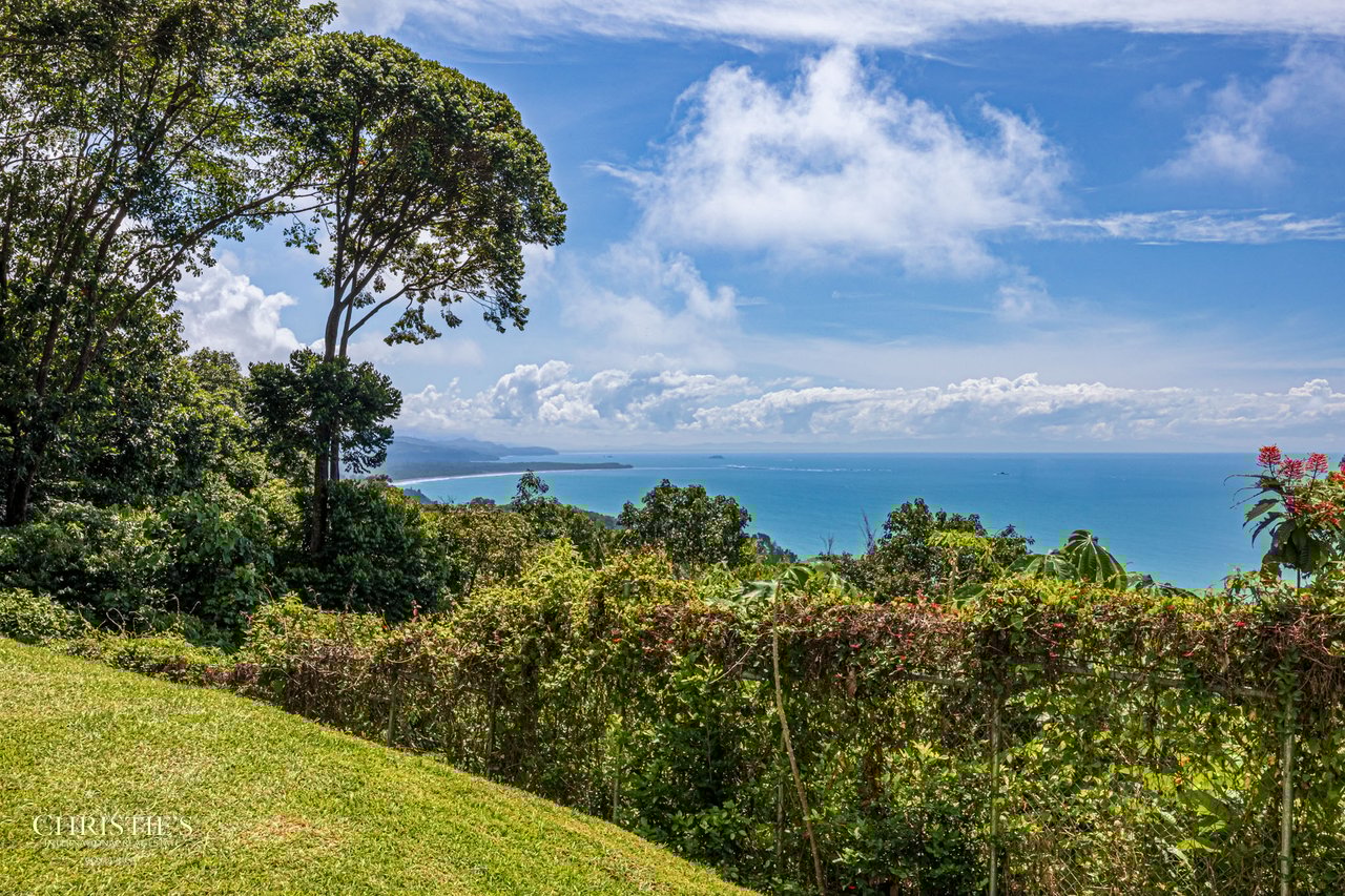 Luxury Estate in Escaleras — 5.5 Acres Majesty of Incredible Ocean Views 
