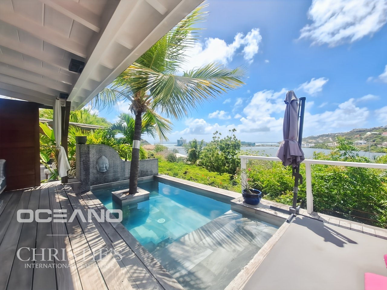 Magnificent sea-view villa + 3 bungalows