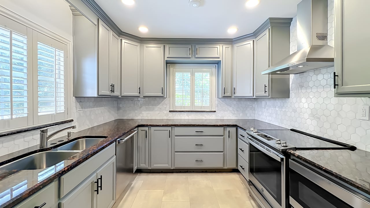 Three-Bedroom Two-Bathroom Bungalow in Orlando's Beverly Shores