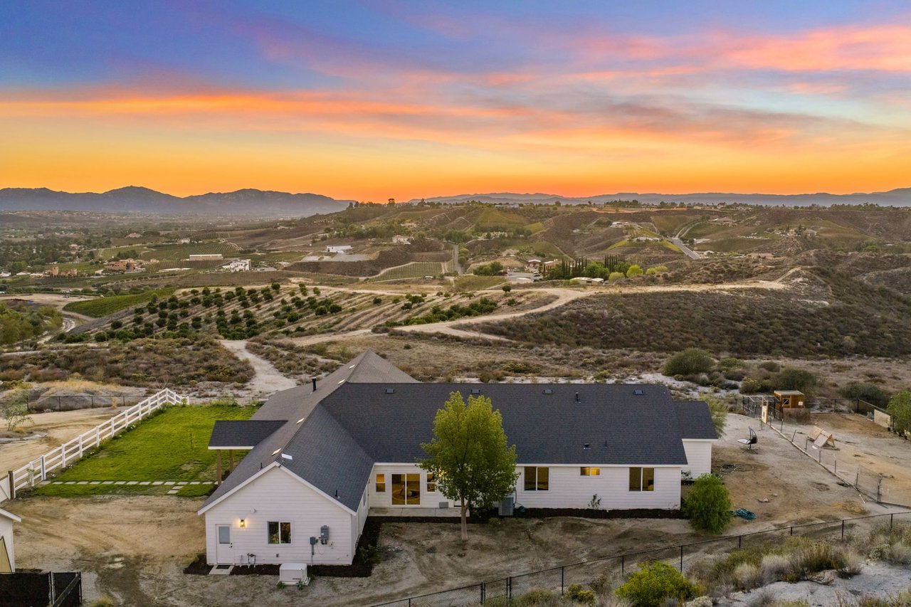 41950 Calle La Escondida