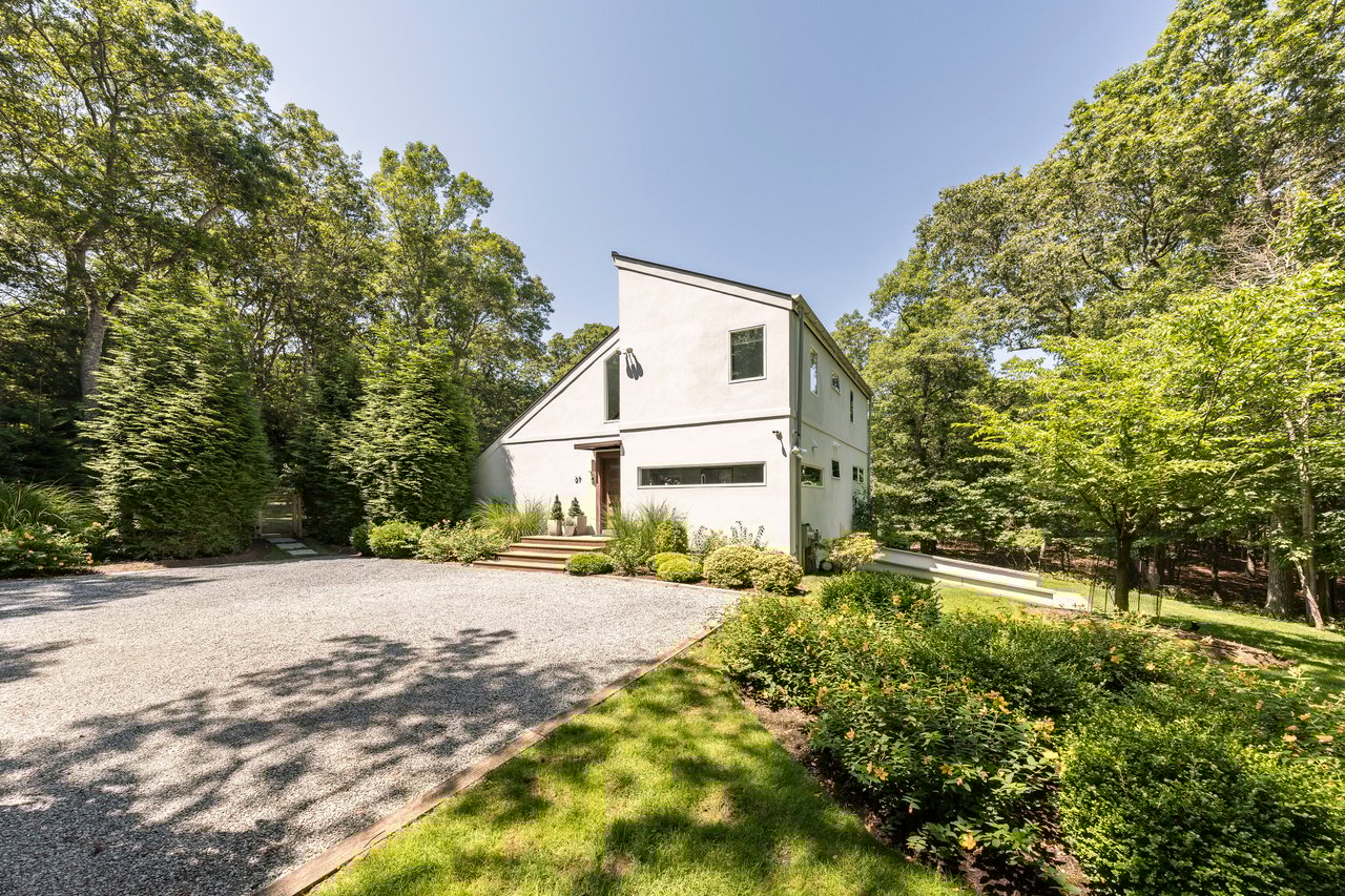 27 Landfall Road, East Hampton