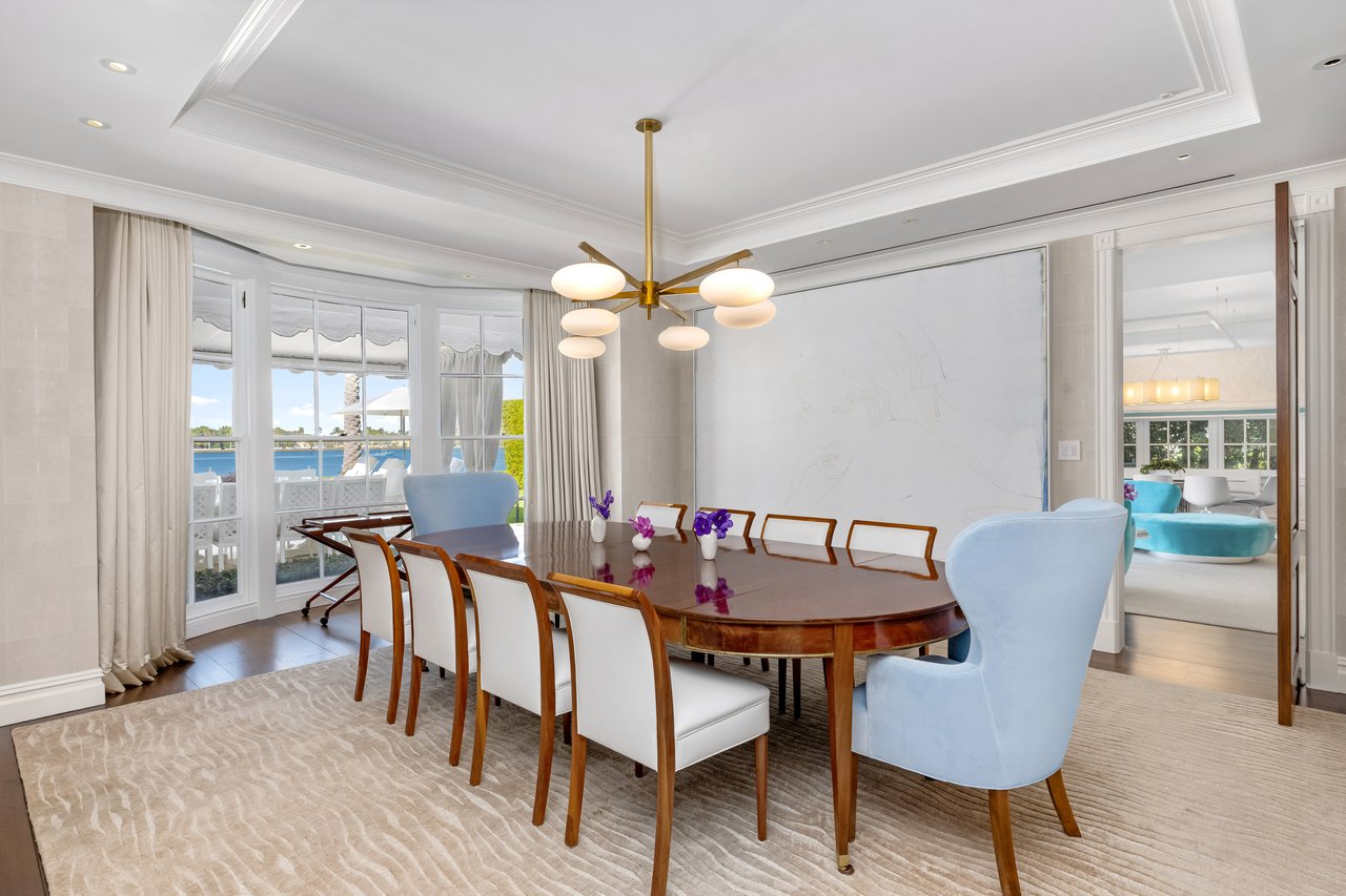 Georgian Waterfront Mansion on Everglades Island