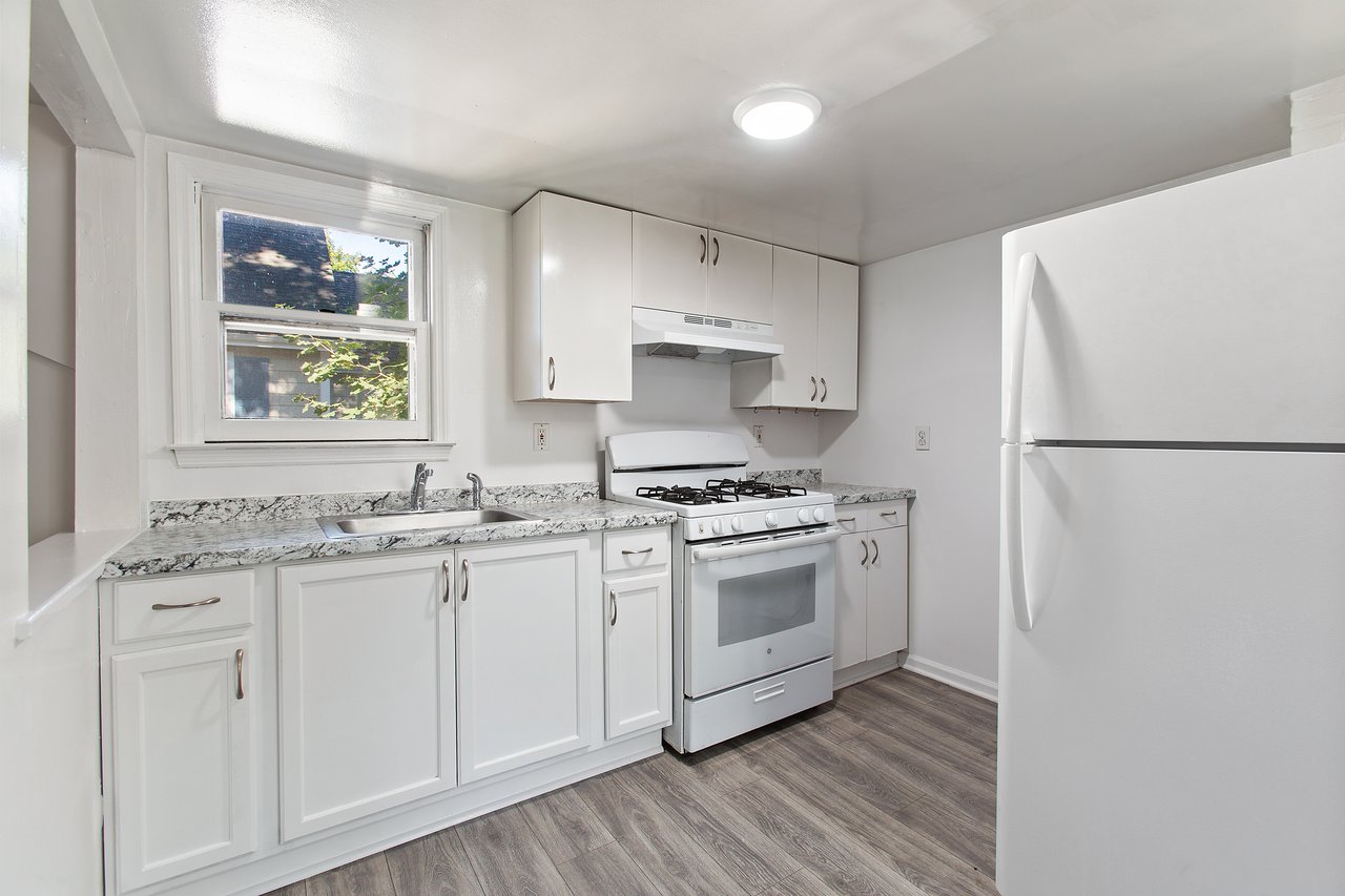 36 Anderson Road Unit: 2nd floor