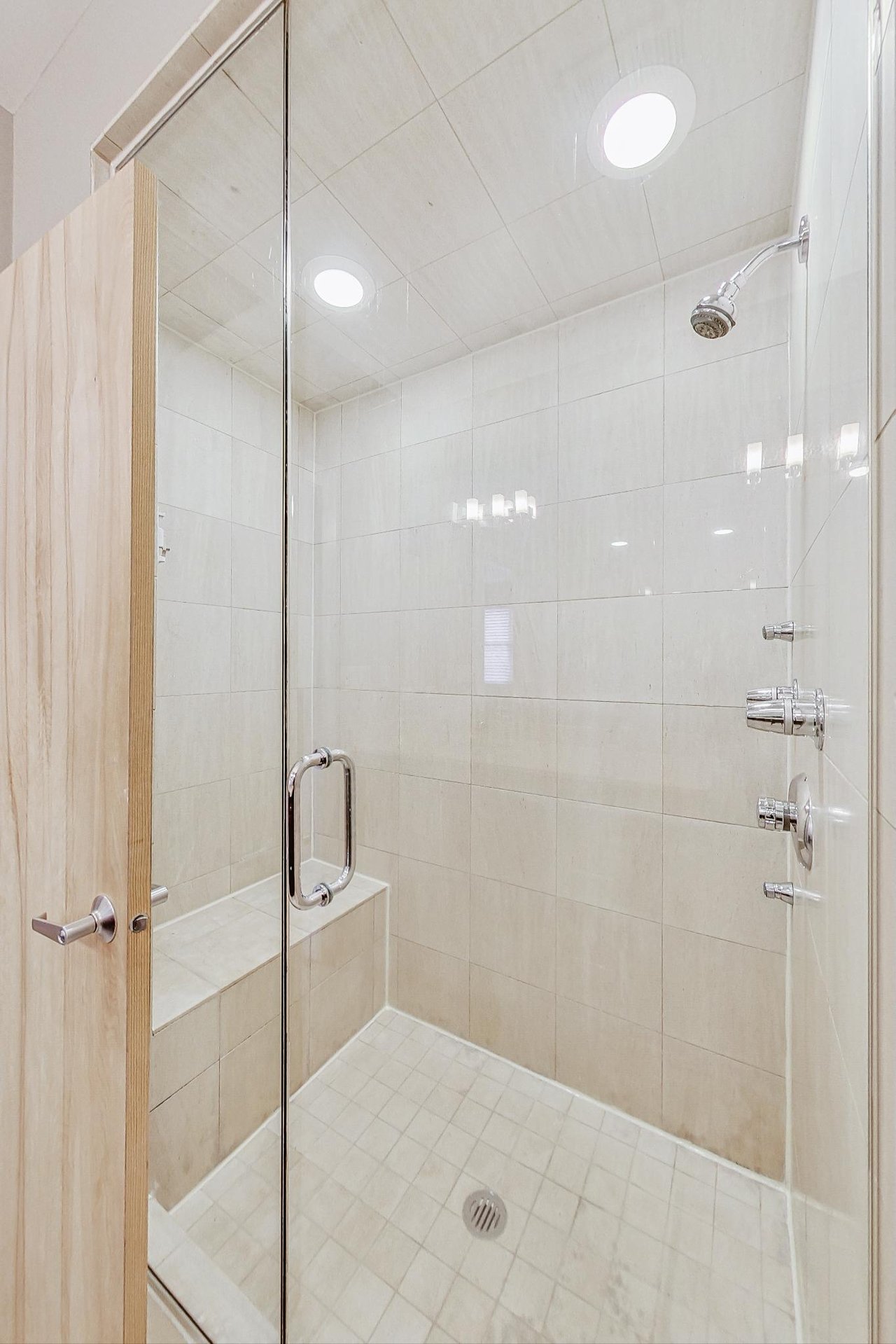 689 N Peoria St Unit 2N