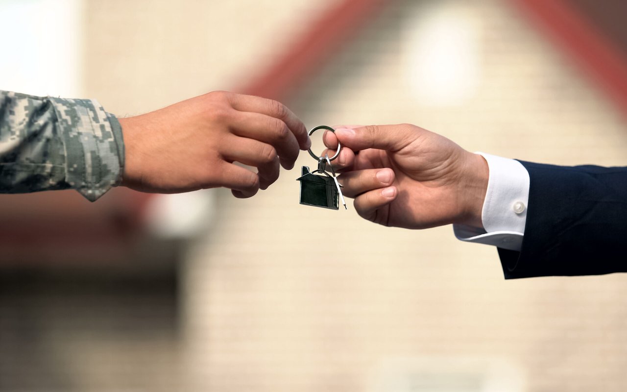 Military Home Buyers: 5 Reasons To Choose A VA Loan Instead of A Conventional Loan