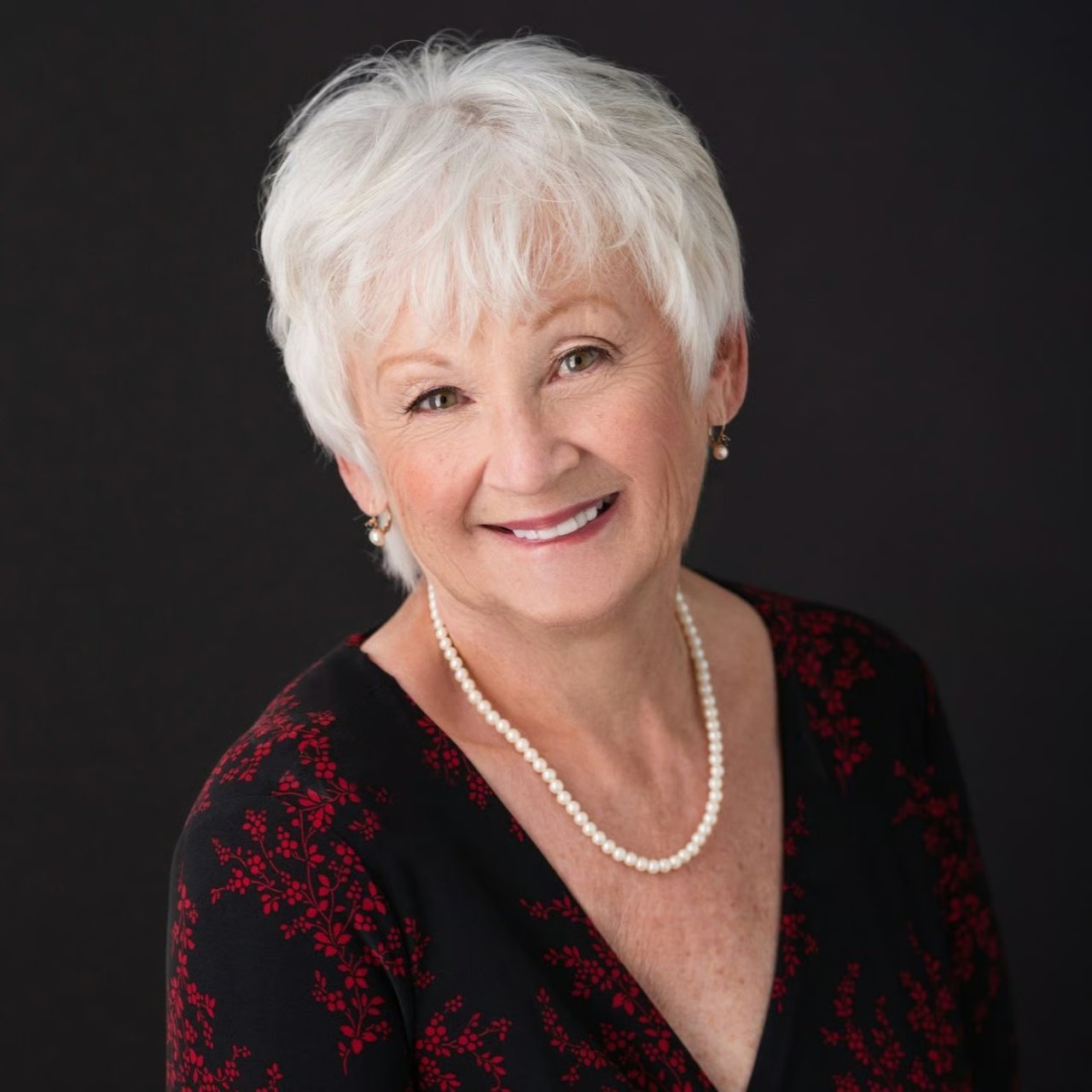 Barbara Glenn Englewood, FL Real Estate Agent Headshot