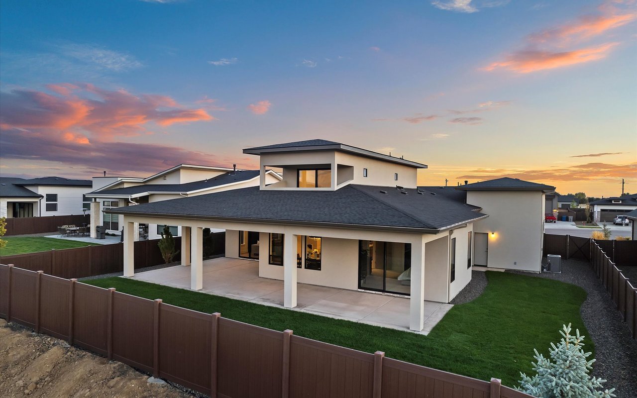 Modern Craftsman at the Base of the Star Foothills